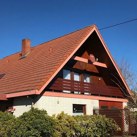 Jutta U. Andreas Arenz *